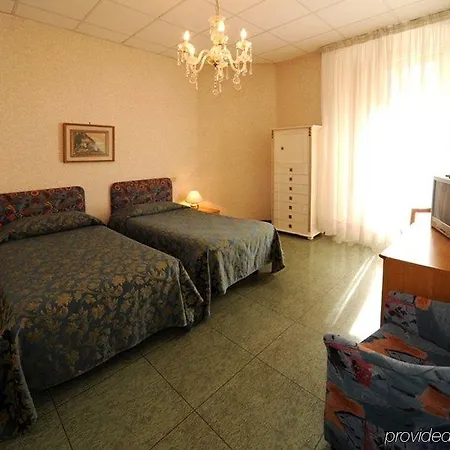 فندق مبيت وإفطار تريستي 3*