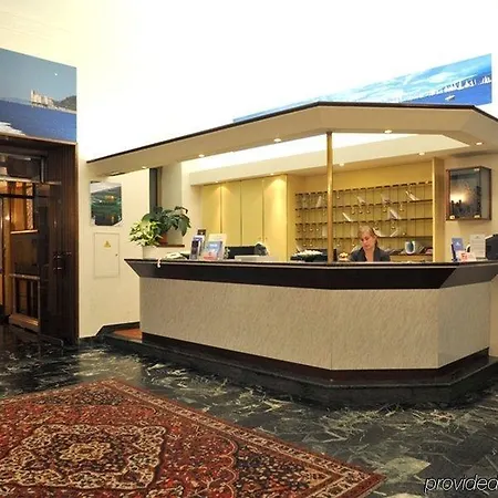 的里雅斯特b&b酒店 3*