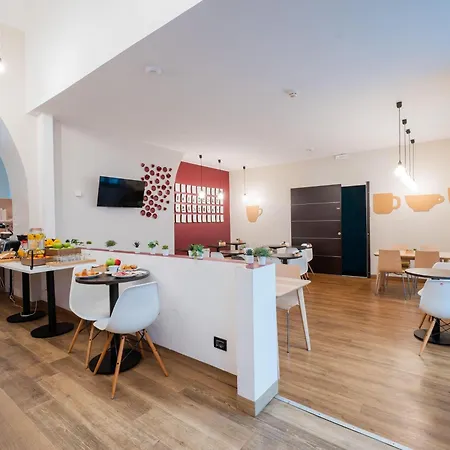 的里雅斯特b&b酒店 酒店